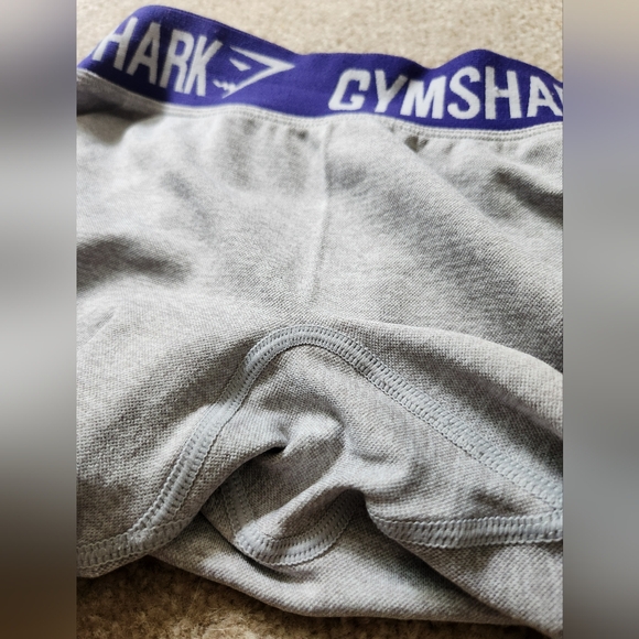 EUC Gymshark‎ gray/purple leggings - Picture 6 of 8